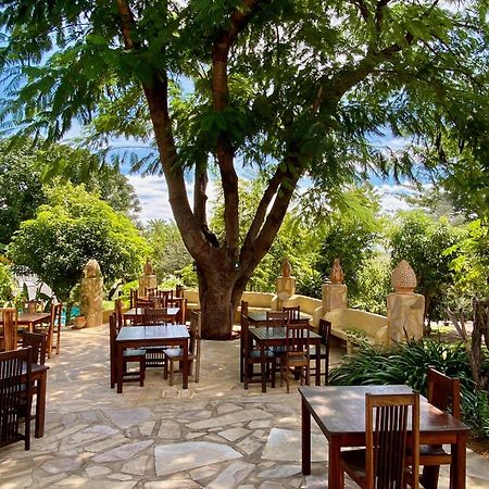 Tambuti Lodge Rundu Eksteriør billede