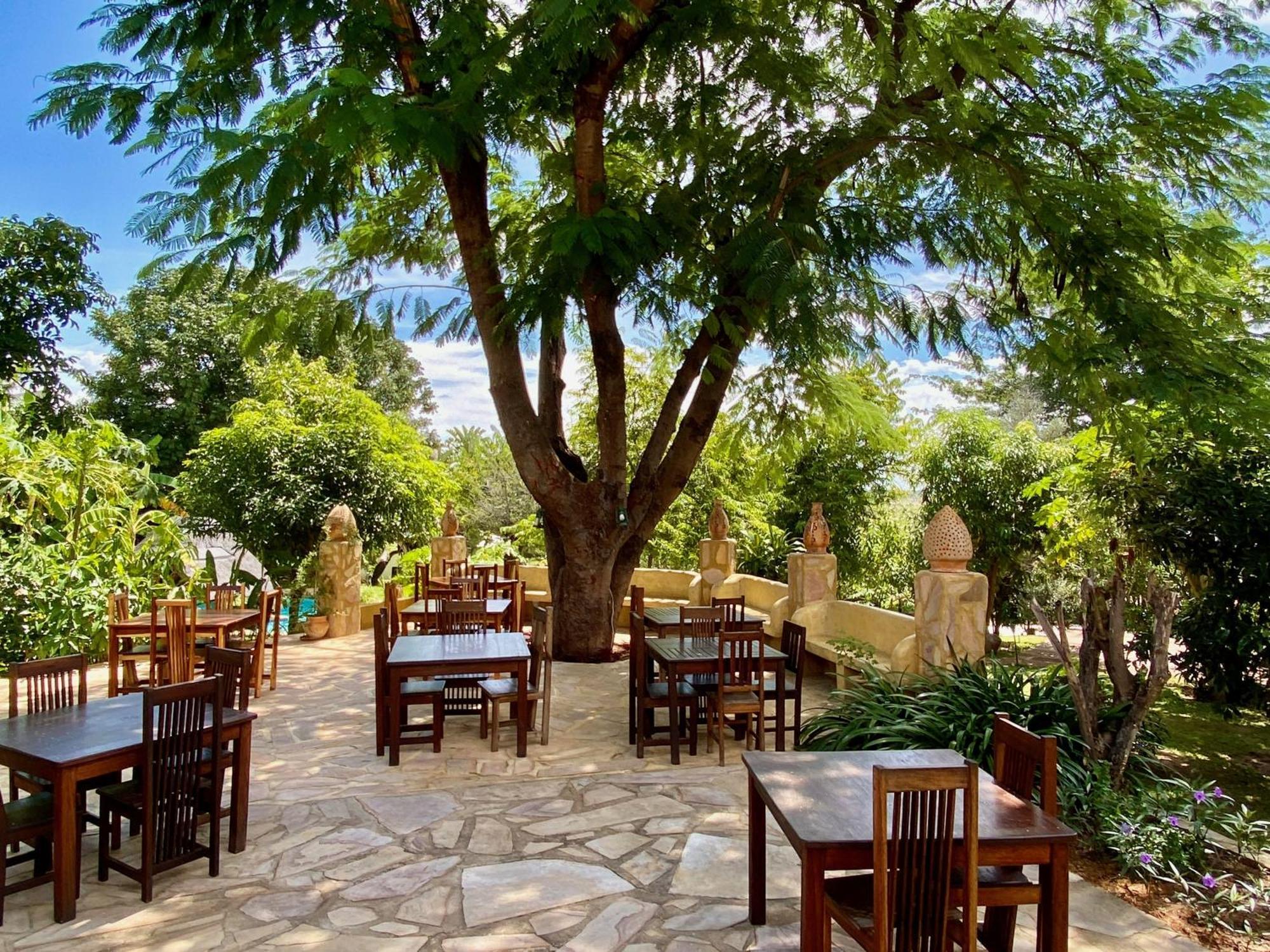 Tambuti Lodge Rundu Eksteriør billede