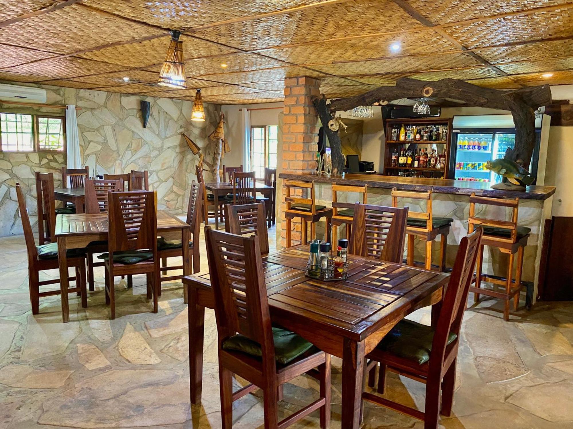 Tambuti Lodge Rundu Eksteriør billede