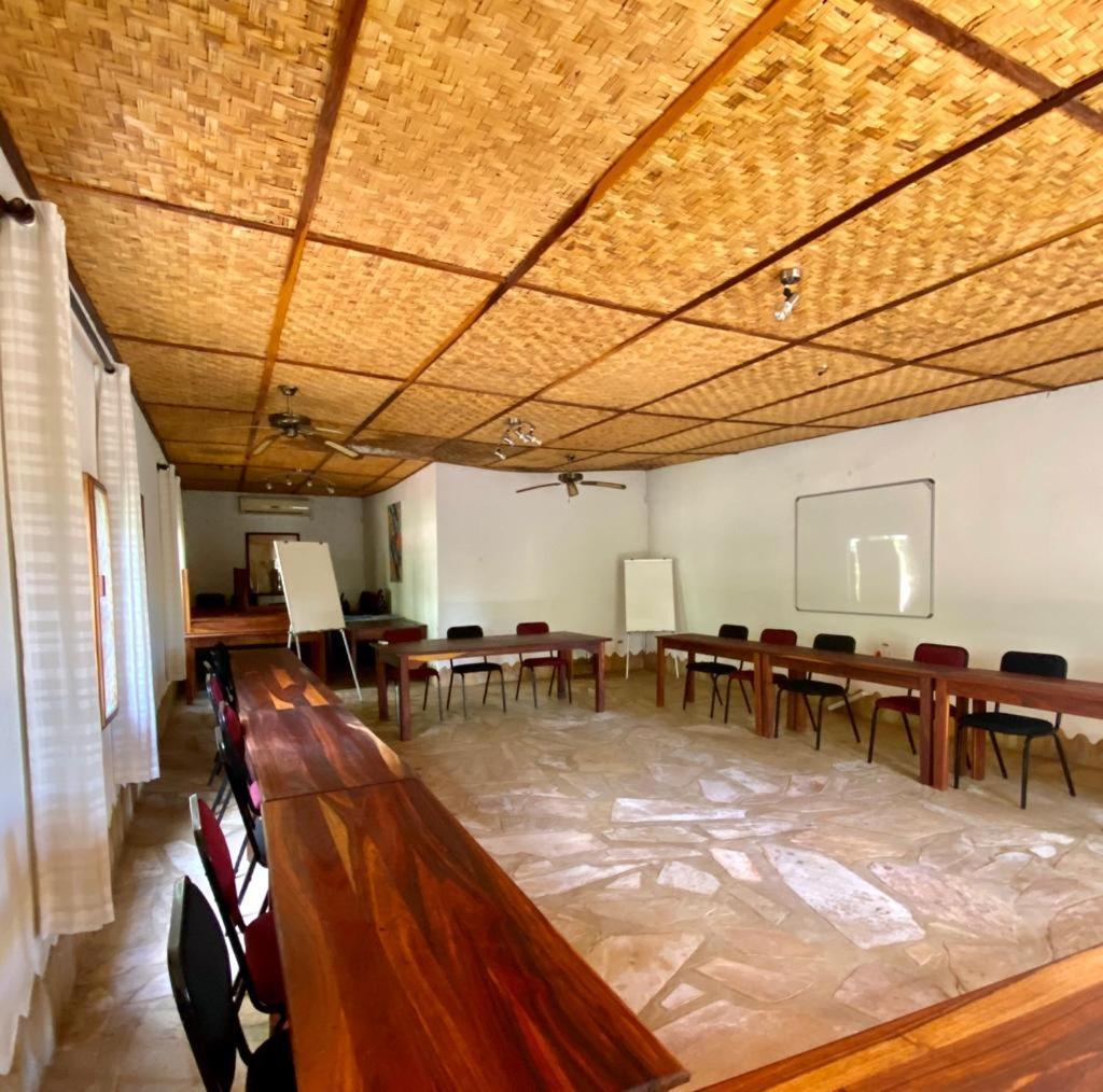 Tambuti Lodge Rundu Eksteriør billede