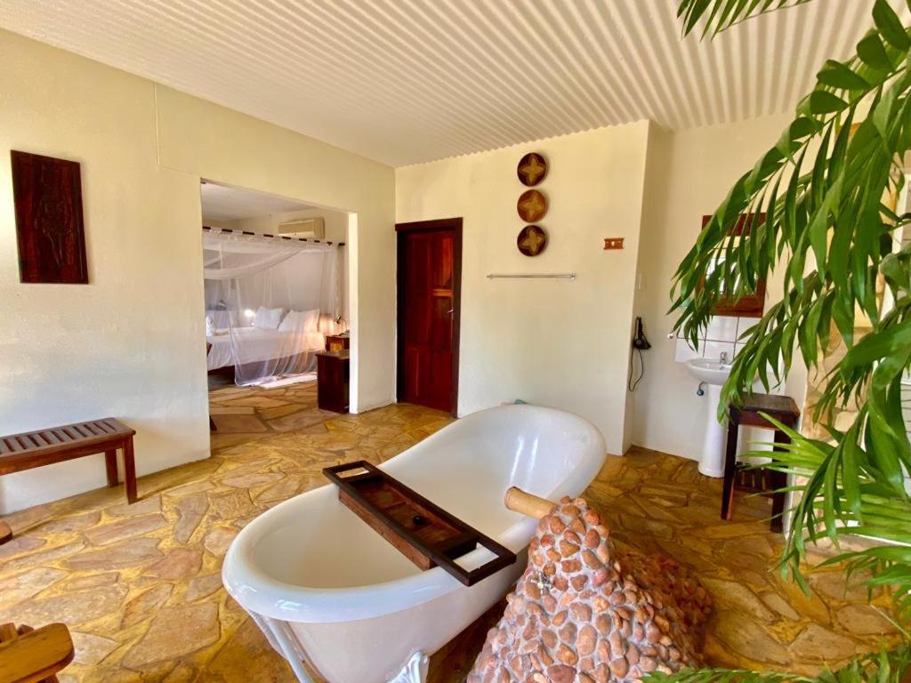 Tambuti Lodge Rundu Eksteriør billede