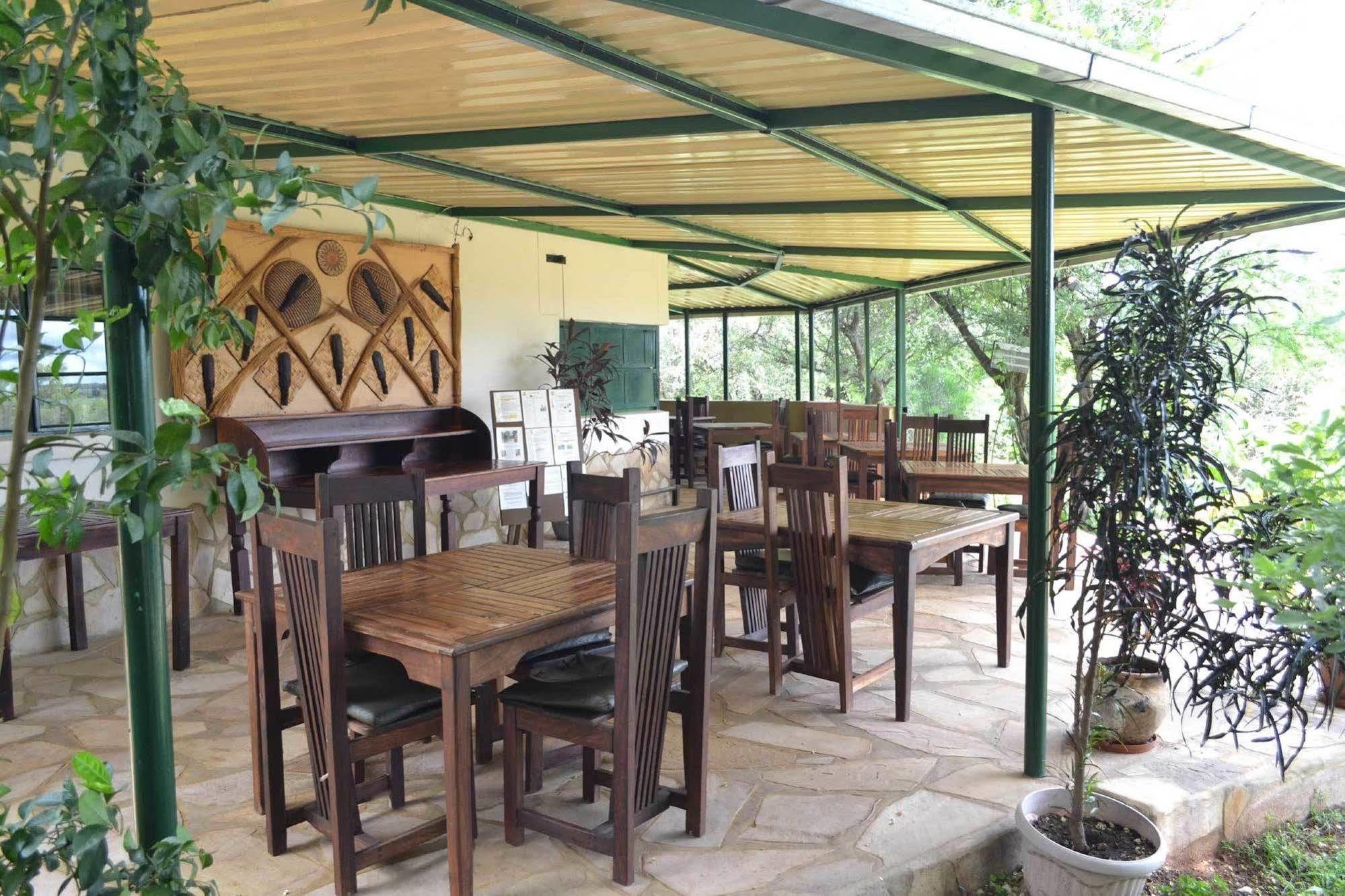 Tambuti Lodge Rundu Eksteriør billede